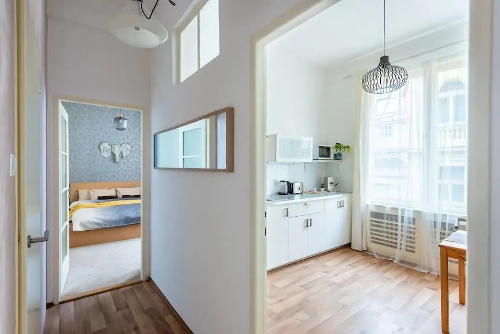 Beautiful Flat In City Center With Balcony Prague Apartment